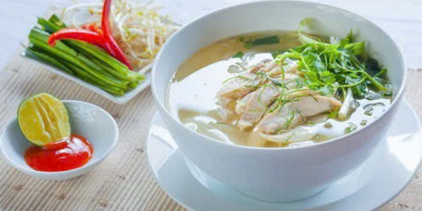 Phở Bản Chuyên Gà - 36 Lê Quang Đạo
