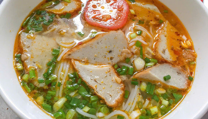ÚT HẠNH - Bún Riêu, Chả Cá & Thập Cẩm - 54 Nguyễn Tất Thành
