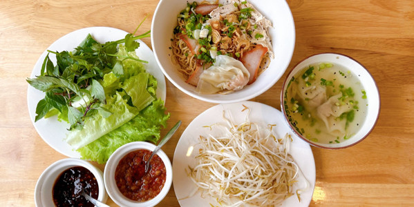 2A Quán - Mỳ Xá Xíu, Miến Gà & Hoành Thánh