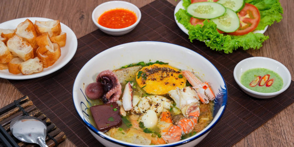 Bánh Canh Ghẹ, Cua & Tôm Tít Diễm - Điện Biên Phủ