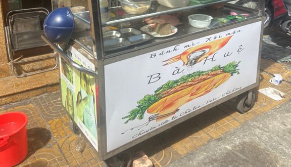 Bánh Mì Bà Huệ - Bánh Mì Pate Chả Lụa
