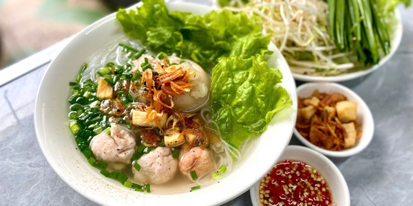 Bánh Canh 013 - Chung Cư Xóm Cải