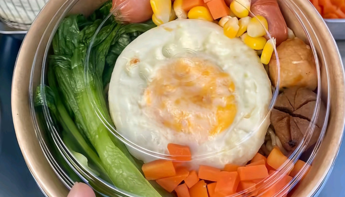 Trà My - CƠM GÀ MẮM TỎI & MÌ TRỘN THẬP CẨM - Phạm Ngũ Lão