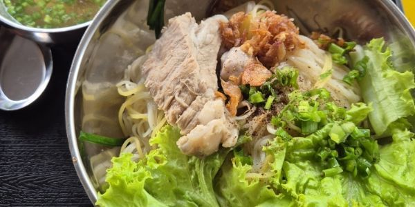 Hủ Tiếu Mì & Bánh Canh Chú Tư