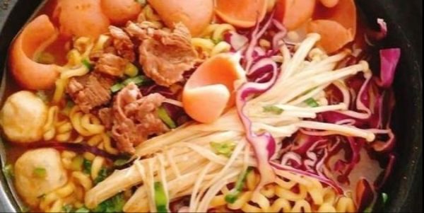 Nhà Bơ - Cơm Gà, Mỳ Cay & Bún Trộn - Lai Xá