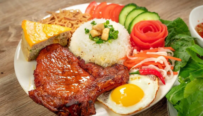 Cô Thoảng - Cơm Tấm - Nguyễn Du