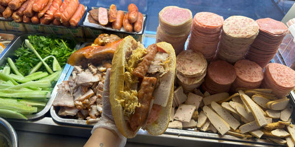 Bánh Mì Sài Gòn Phượng Hoàng - 100 Trần Tất Văn