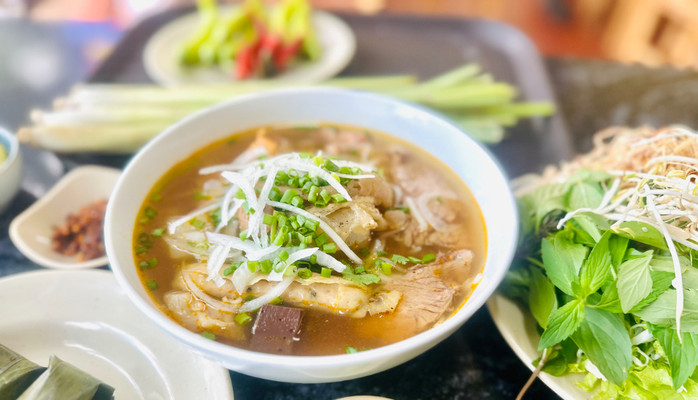 Ngự Bình Ban Mê - Bún Bò Huế - 21 Y Ngông