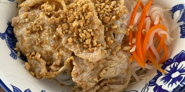 Điểm Tâm Bà Ngoại - Hẻm Hoa Nam