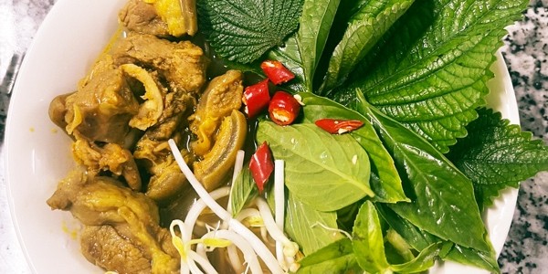 Hủ Tiếu & Cà Ri Dê - Dê Nè He!