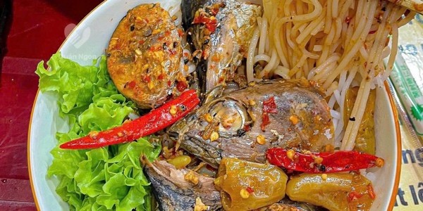 THẢO THẢOO - Đậm Vị Miền Trung CS2 - Bún Trộn Cá Ngừ Rim & Bún Lòng Xào Nghệ