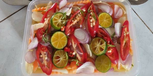 Cá Viên Chiên & Chân Gà Sốt Thái - Thảo Nhi