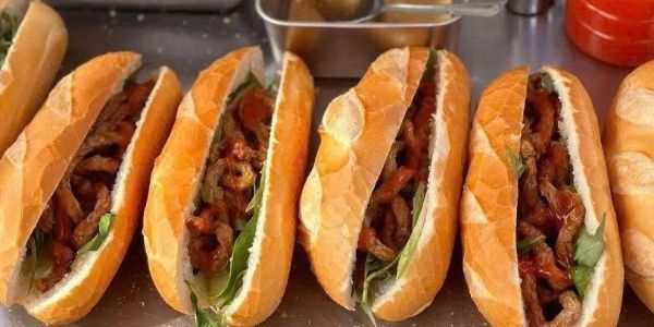 BÁNH MÌ CHẢ CÁ HÓA AN