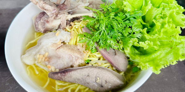 1990's Café - Cách Mạng Tháng Tám