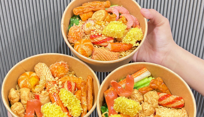 Nhà Ry - Mì Trộn & Gà Que - Nguyễn Ái Quốc