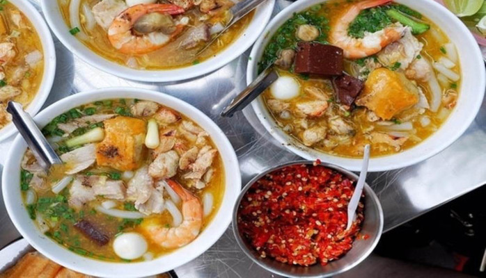 Bánh Canh Truyền Thống - Bà Năm - Đường 30/4