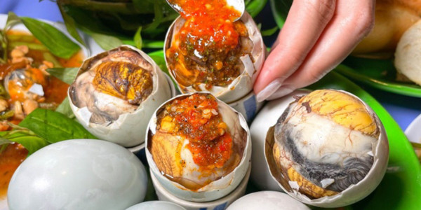 Út Thúy - Hột Vịt Lộn & Cút Lộn Xào