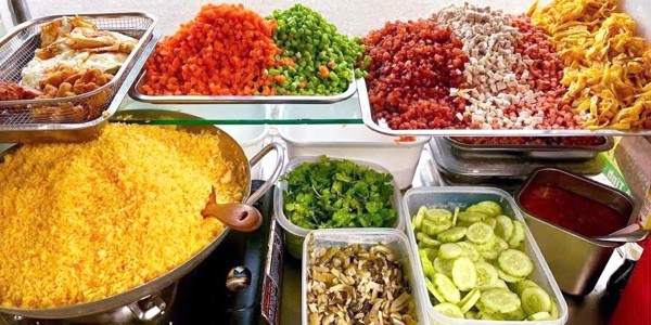 Cơm Chiên Dương Châu & Cơm Gà Xối Mắm Tỏi - Triều Khúc