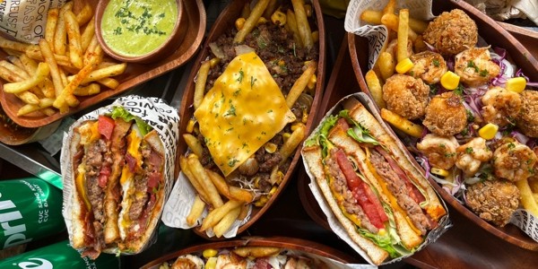 Ba Hí Sài Gòn - Cách Mạng Tháng 8