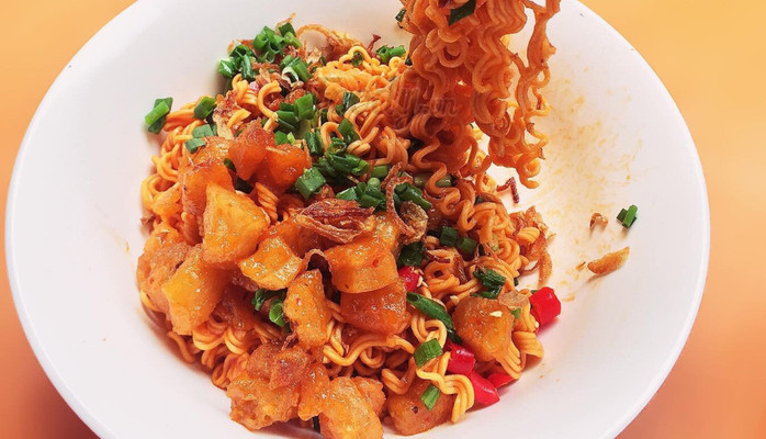 Ăn Vặt Vĩnh Long - Xiên Que, Mì Trộn & Mì Cay - Hưng Đạo Vương