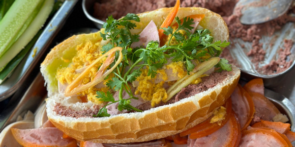 Bánh Mì Bơ Cốm - Mạc Thiên Tích