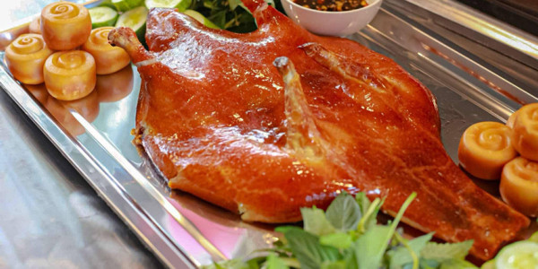 Tuấn Kiệt - Vịt Quay Da Giòn & Gà Nướng Cơm Lam