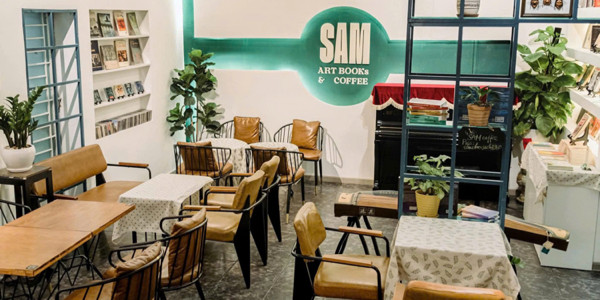 SAM 穇 - Art books & Coffee