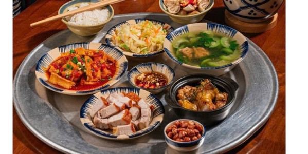 Cơm Phố - Cơm Gà & Cơm Bò - Dương Khuê