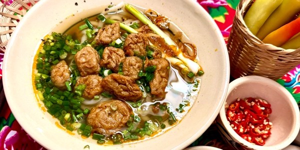 Cô 11 - Bánh Canh Chả Cá Bi, Bánh Mì Chảo Xíu Mại & Cháo Mực Tôm Khô