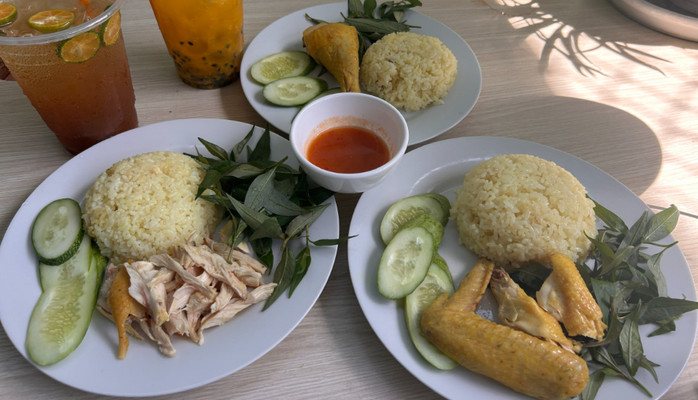 Cơm Gà Hẻm - Cơm Gà Ta Mắm Gừng Truyền Thống & Lẩu Gà Ta - 137/56 Lê Hồng Phong