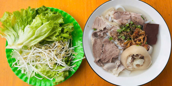 Bánh Canh Giò Heo Hương - Phạm Thái Bường