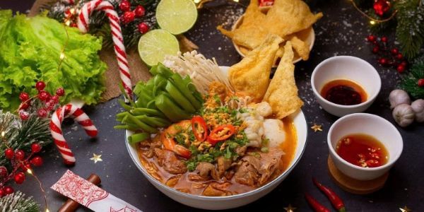 Vị Tâm Giao - Bánh Canh Cua, Bún Thái Tomyum & Lẩu Bò Mắm Ruốc