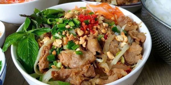 Bún Xào Cô Tám
