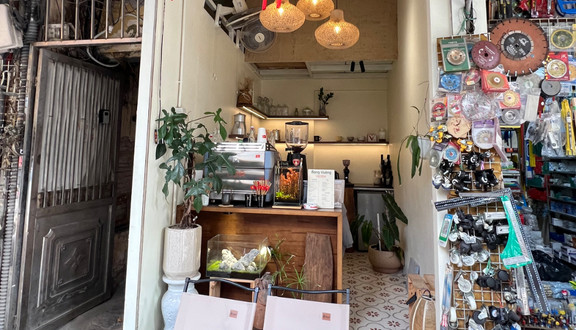 Botanic Station - Cà Phê & Nước Ép - 27 Thuốc Bắc