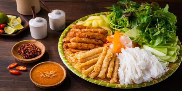 Nem Nướng Nha Trang Mẹ Bơ - Phan Đình Giót