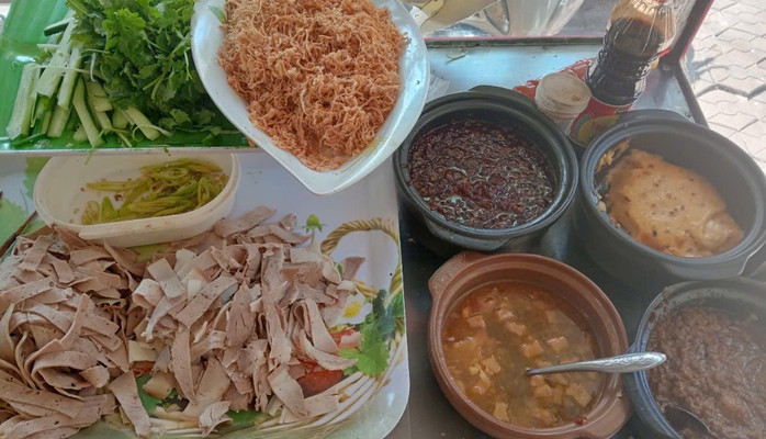 Lâm Trí - Bánh Mì - 361 Nguyễn Nghiêm