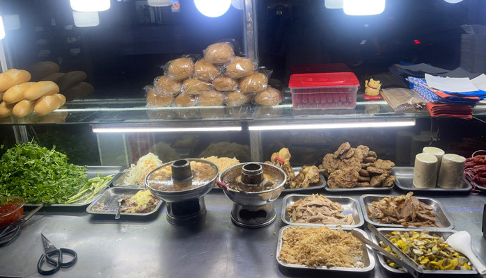 Tệu Linh - Xôi, Mì Xào & Bánh Mì - 787 Trần Hưng Đạo