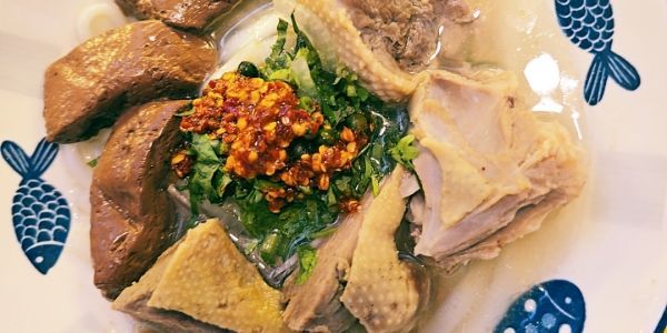 Chi Mô - Bánh Canh Vịt Quảng Trị