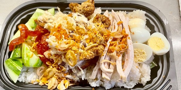 Tiệm Cô Bình - Xôi Mặn, Sốt Vang & Mỳ Trộn - 6/879 Thiên Lôi