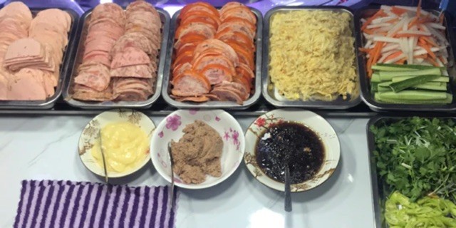 Bánh Mì Kẹp Chả HÀ HÀ